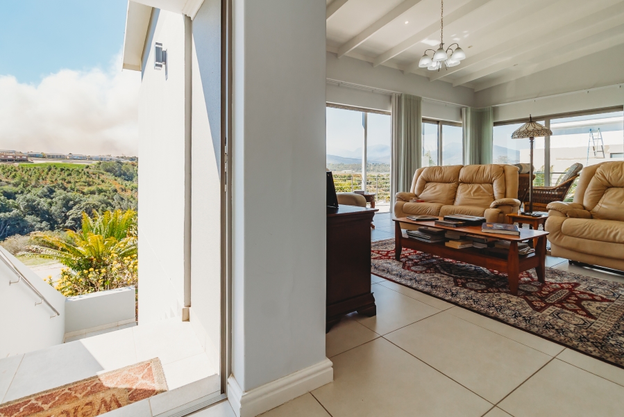 3 Bedroom Property for Sale in Welgelegen Western Cape